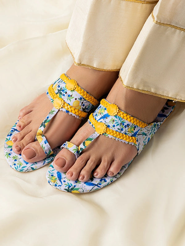 Sheen Kholapuri With Tote