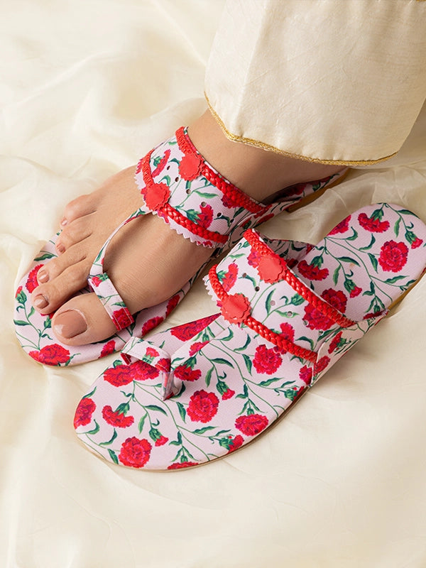 Khusbu Kholapuri With Tote