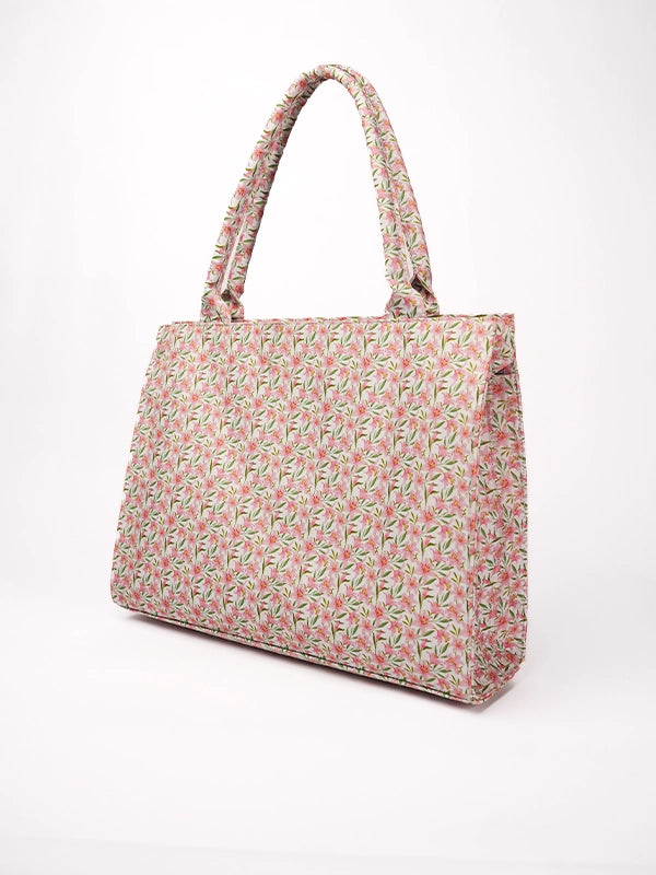 Mahira Kholapuri With Tote