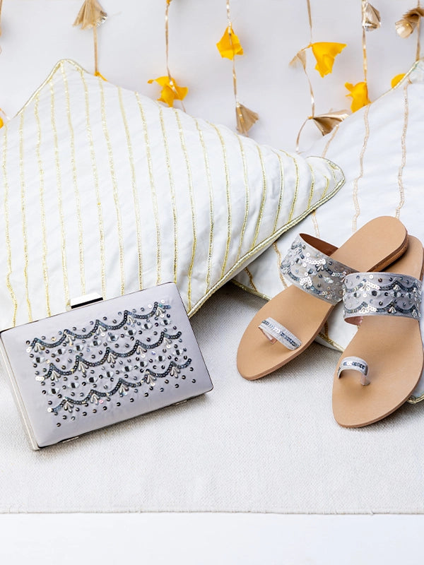 Belen Kolhapuri with Clutch